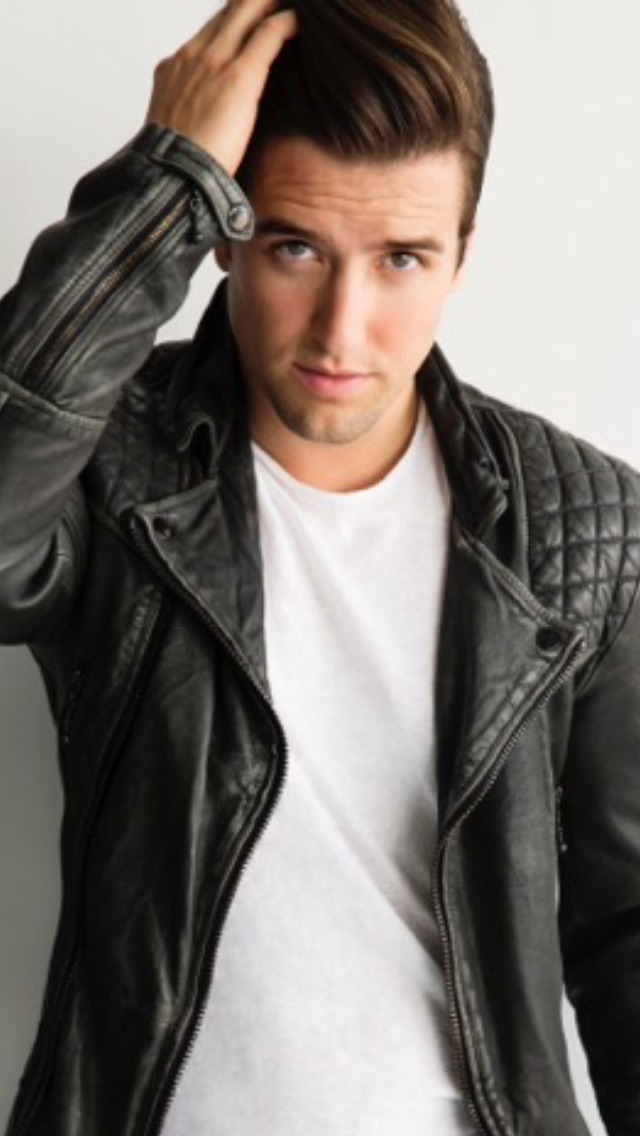 Logan Henderson