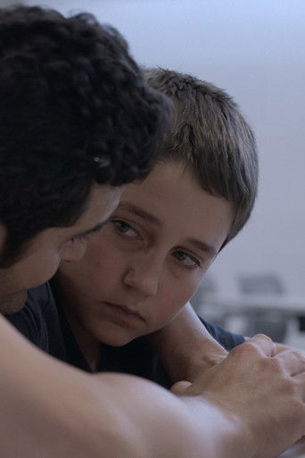 Сжатые кулаки