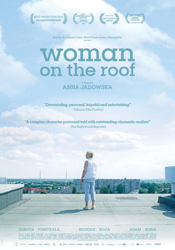 Женщина на крыше