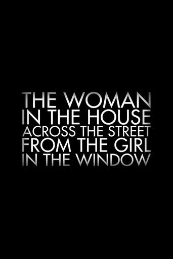 Женщина в доме напротив девушки в окне