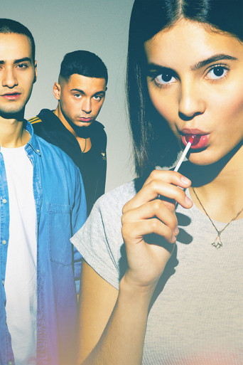 Все иностранцы задергивают шторы