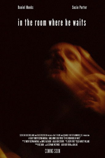В комнате, где он ждет