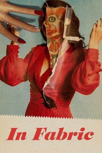 Маленькое красное платье