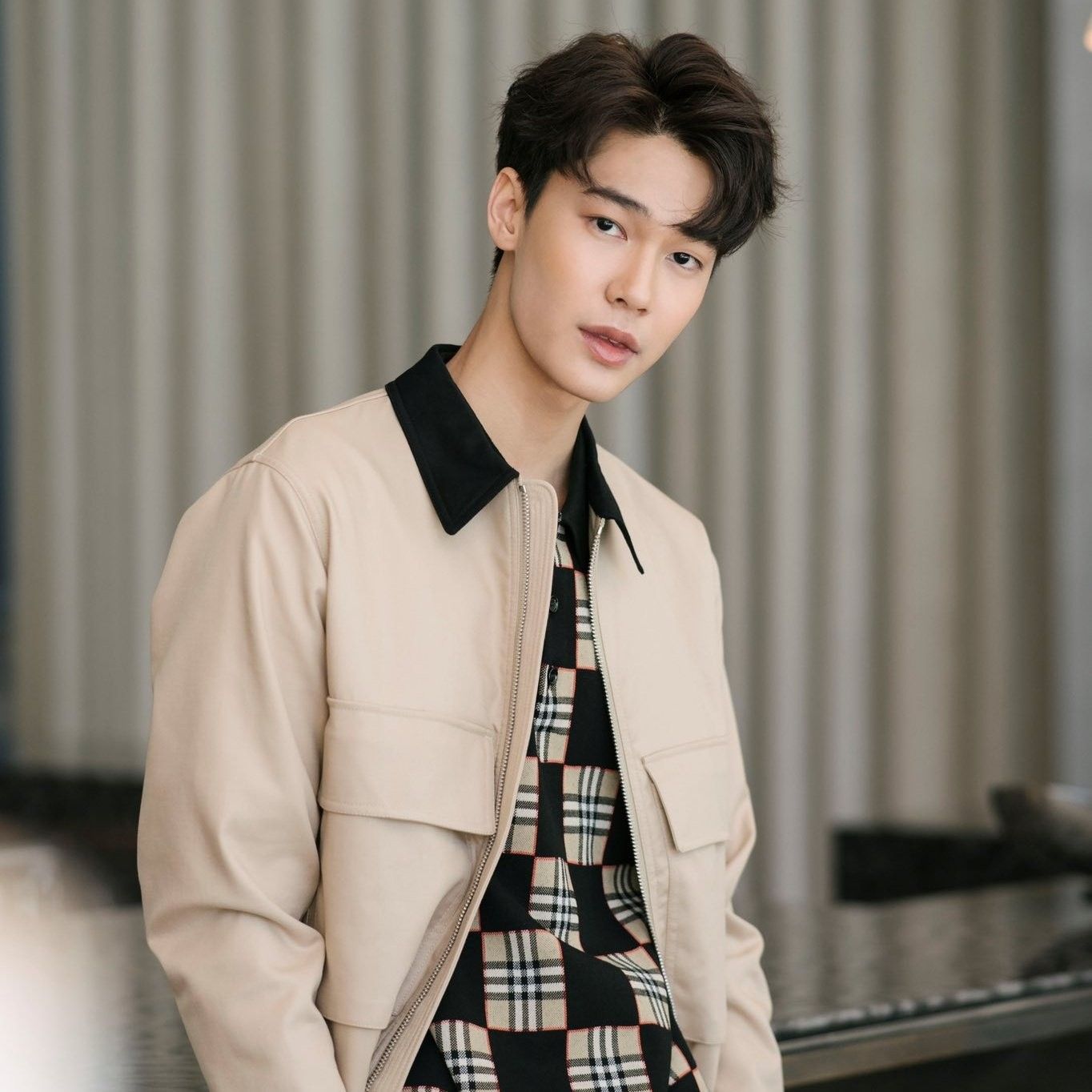 Dew Jirawat Sutivanichsak